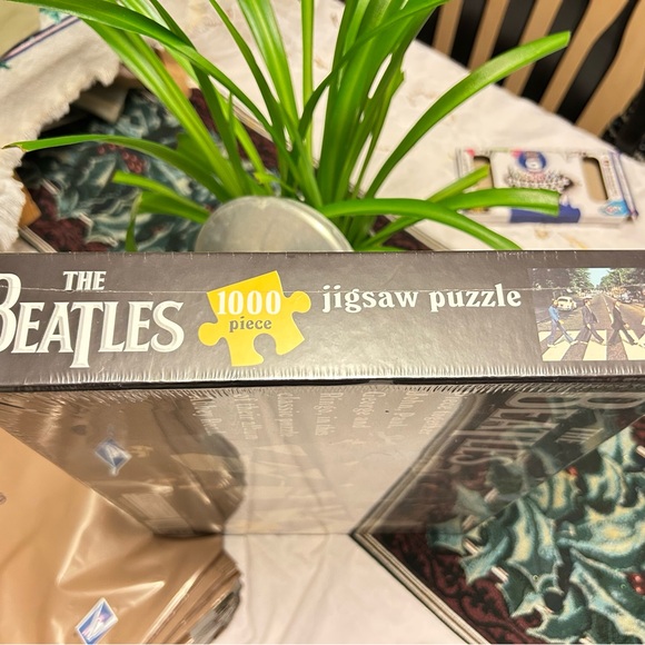 Puzzle-The Beatles Abbey Road Puzzle - Picture 3 of 3